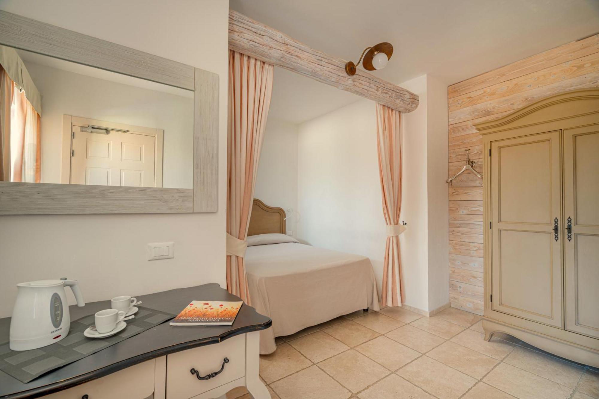 Mannois - Lofts & Apartments Orosei Bagian luar foto