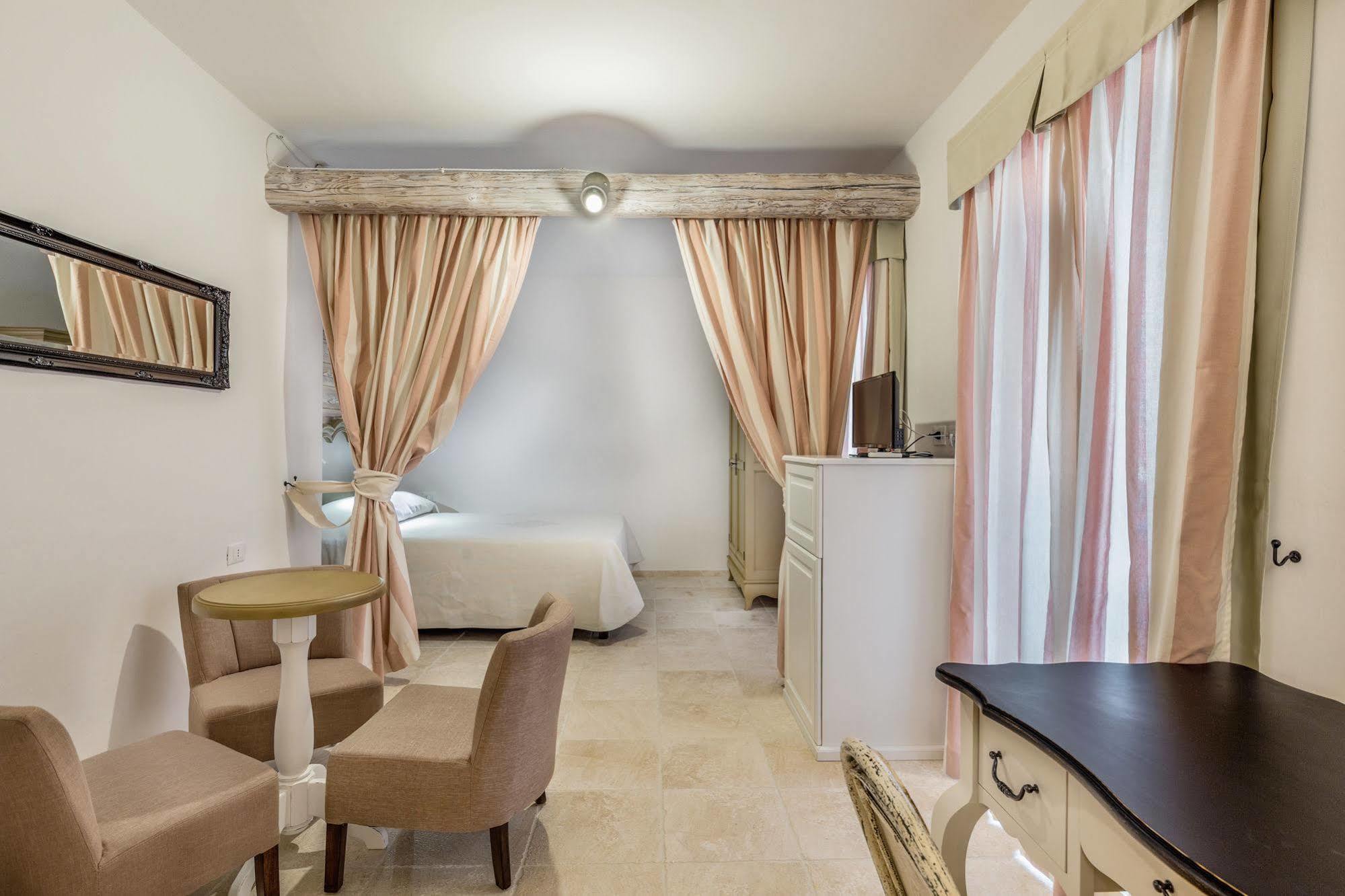 Mannois - Lofts & Apartments Orosei Bagian luar foto